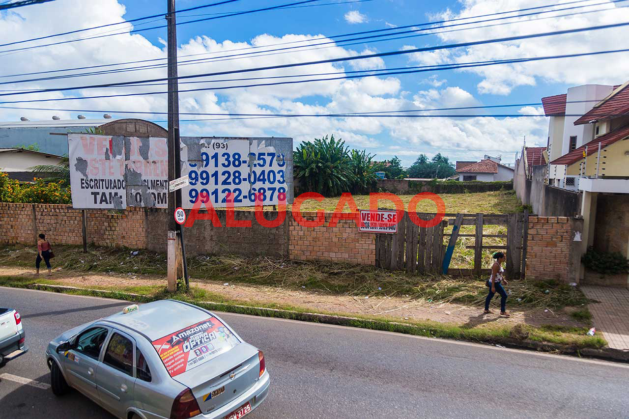 Aluga-se Ótimo Terreno na Rua RUI BARBOSA (PROXIMO A ESTAÇÃO CIDADANIA)