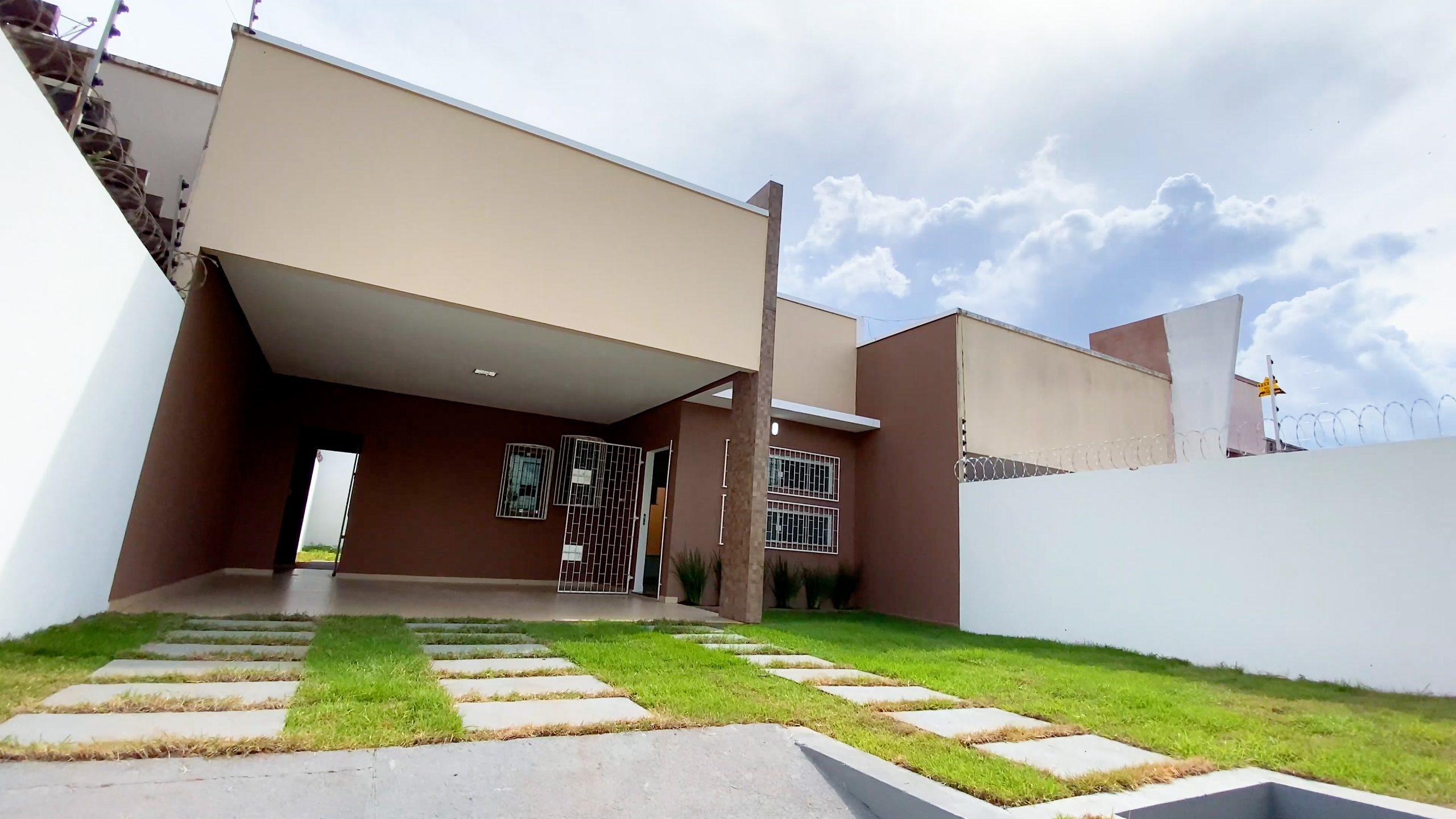 VENDE-SE Casa  no Bairro Diamantino